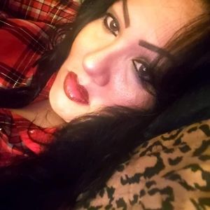 Meet your Posher, Mirna